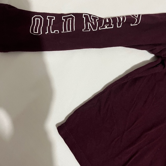 Old Navy Maroon Crew Neck Tee - Picture 5 of 5